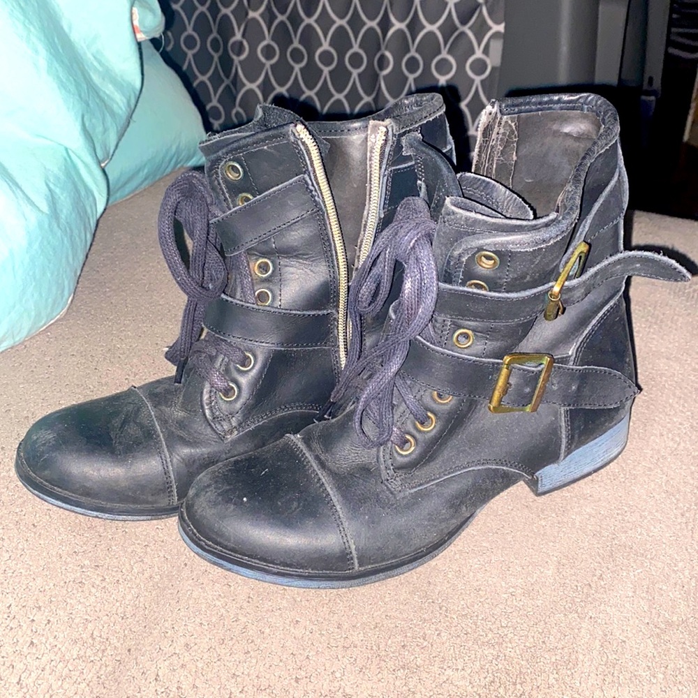 Womens Black Combat boots; size 7